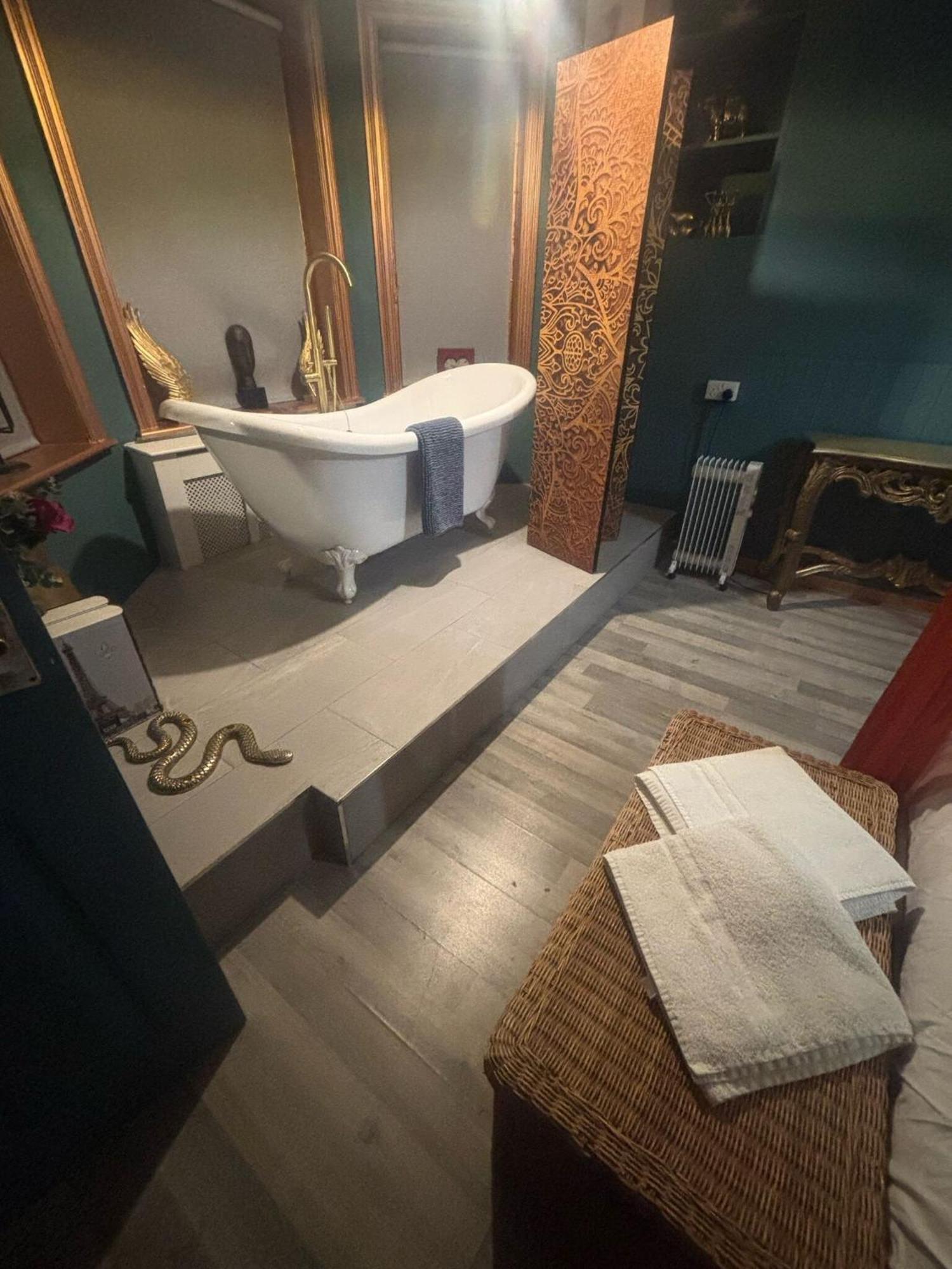 House - Families, Couples, Hot Tub, Parking Apartment Bournemouth