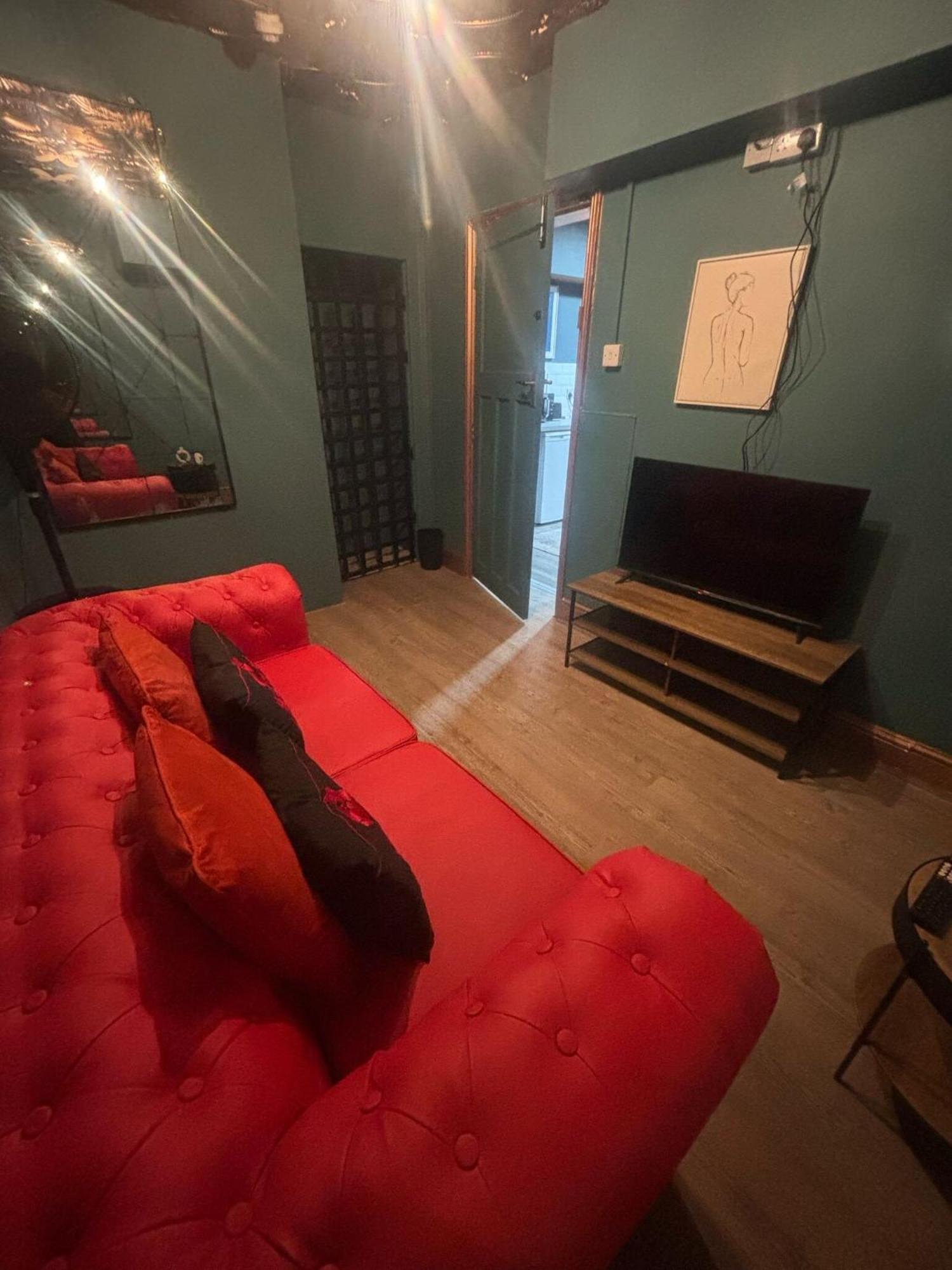 House - Families, Couples, Hot Tub, Parking Apartment