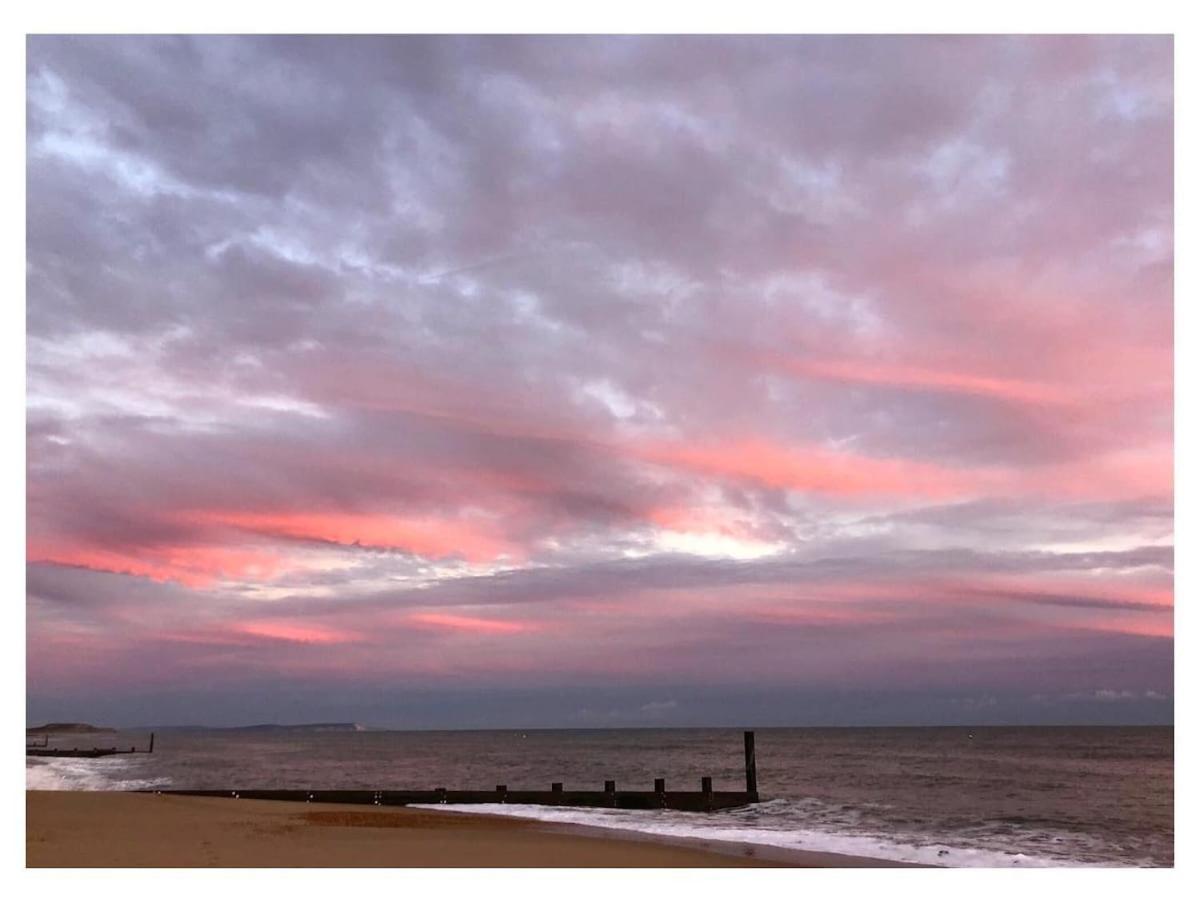 Brand New Beachfront Gf 2 Bed 6 Guests * Bournemouth
