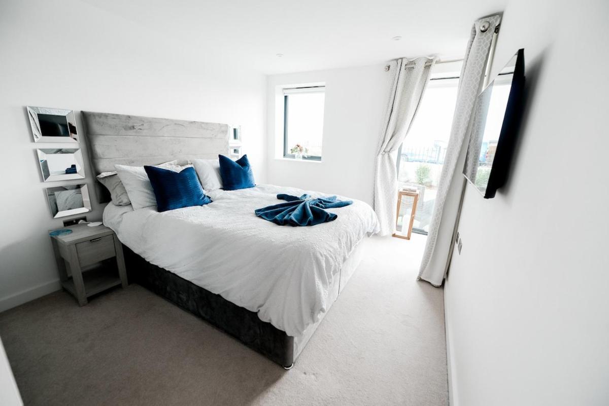 Apartment Brand New Beachfront Gf 2 Bed 6 Guests *