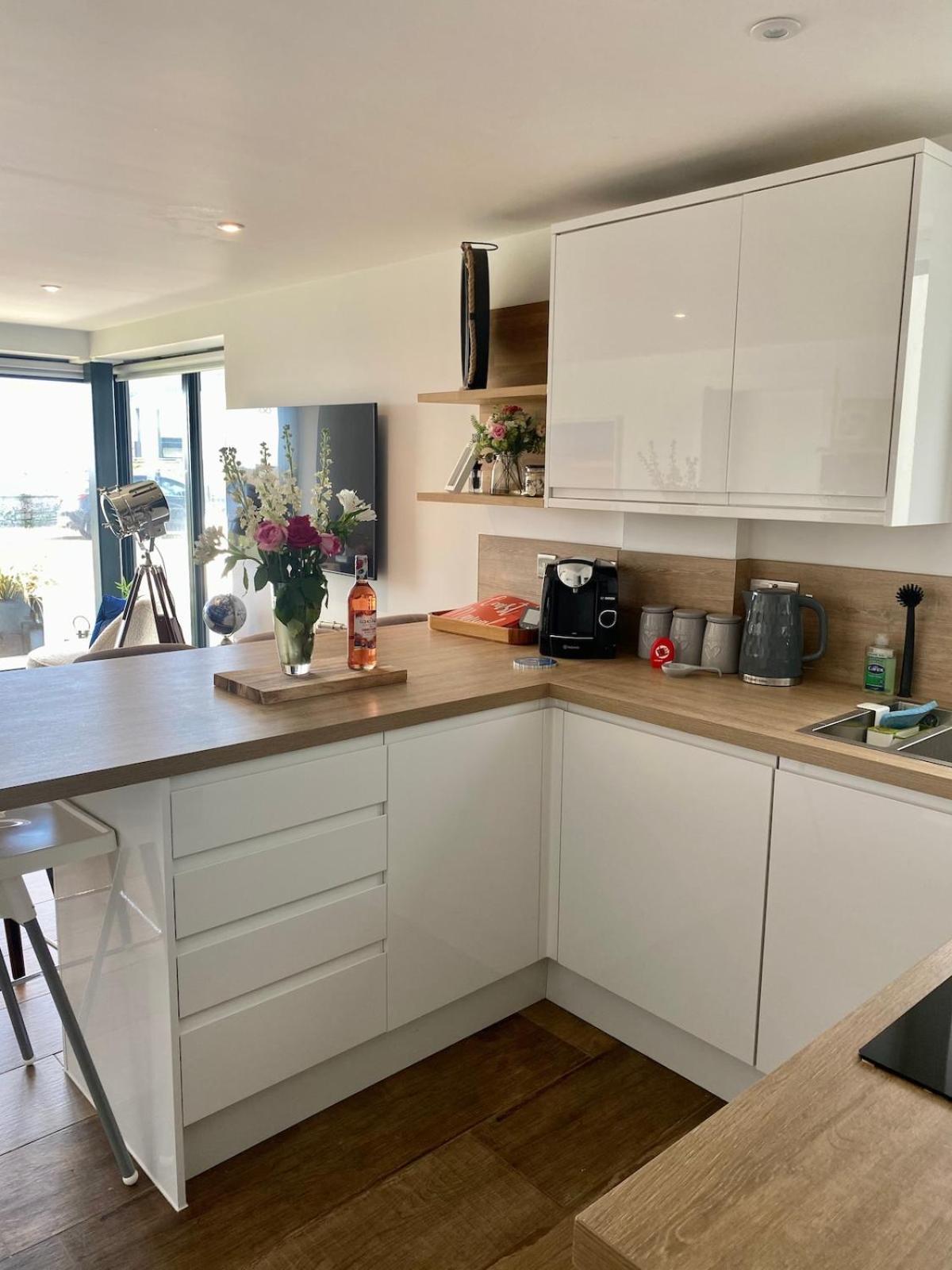 Brand New Beachfront Gf 2 Bed 6 Guests Bournemouth