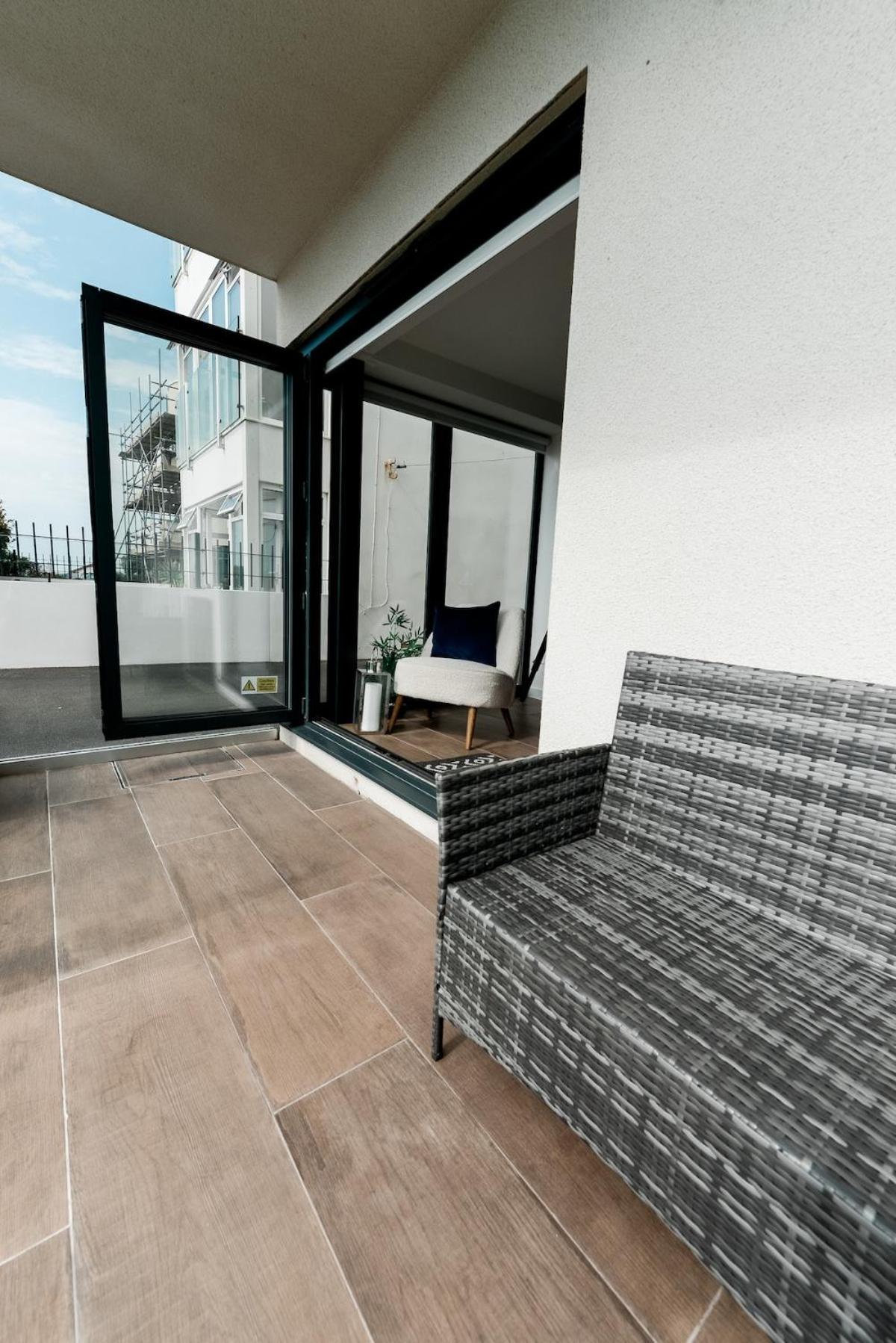 Apartment Brand New Beachfront Gf 2 Bed 6 Guests *