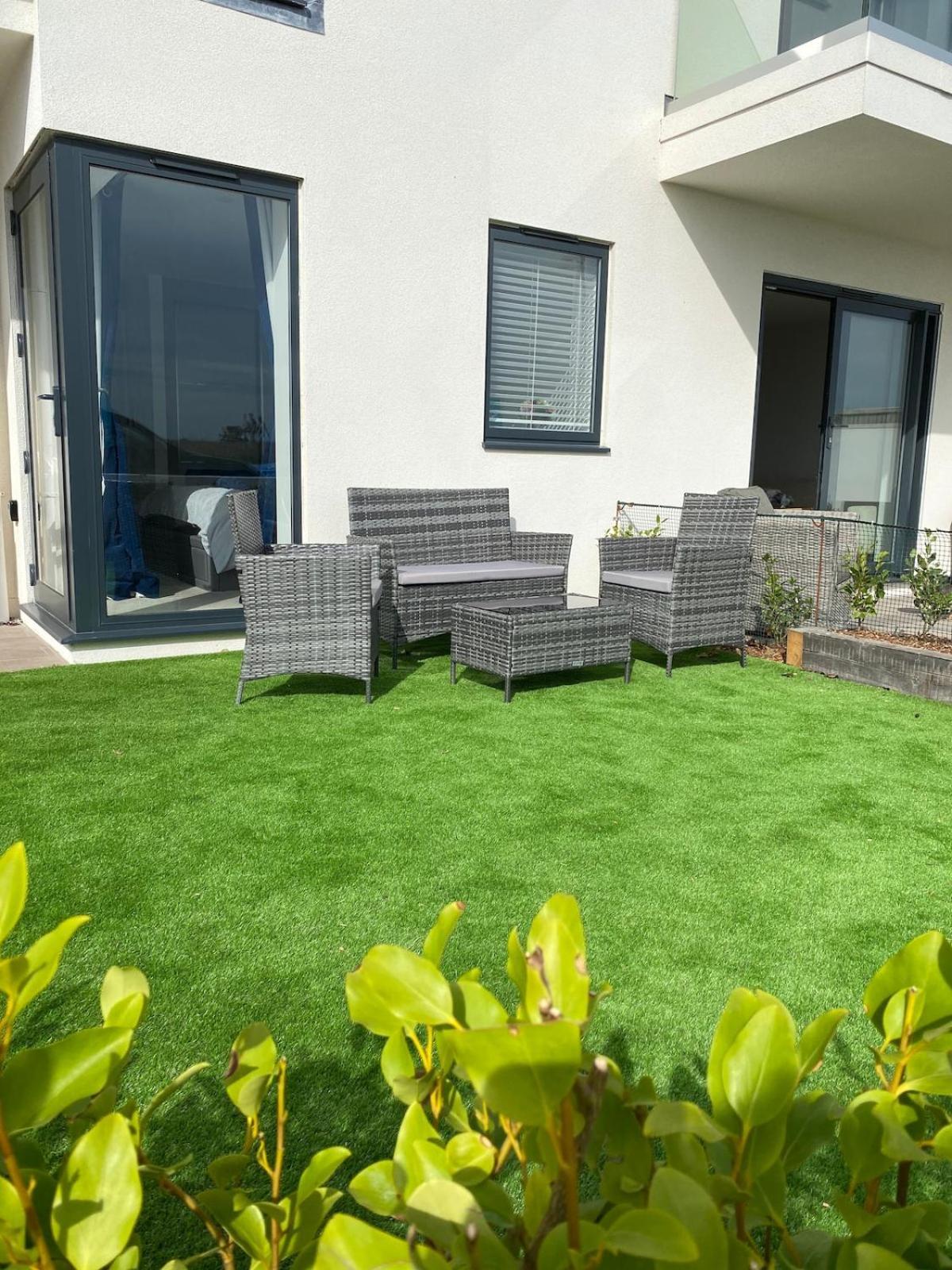 Apartment Brand New Beachfront Gf 2 Bed 6 Guests *