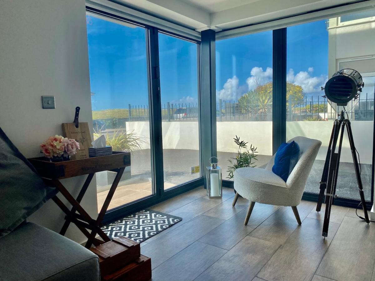 Apartment Brand New Beachfront Gf 2 Bed 6 Guests *