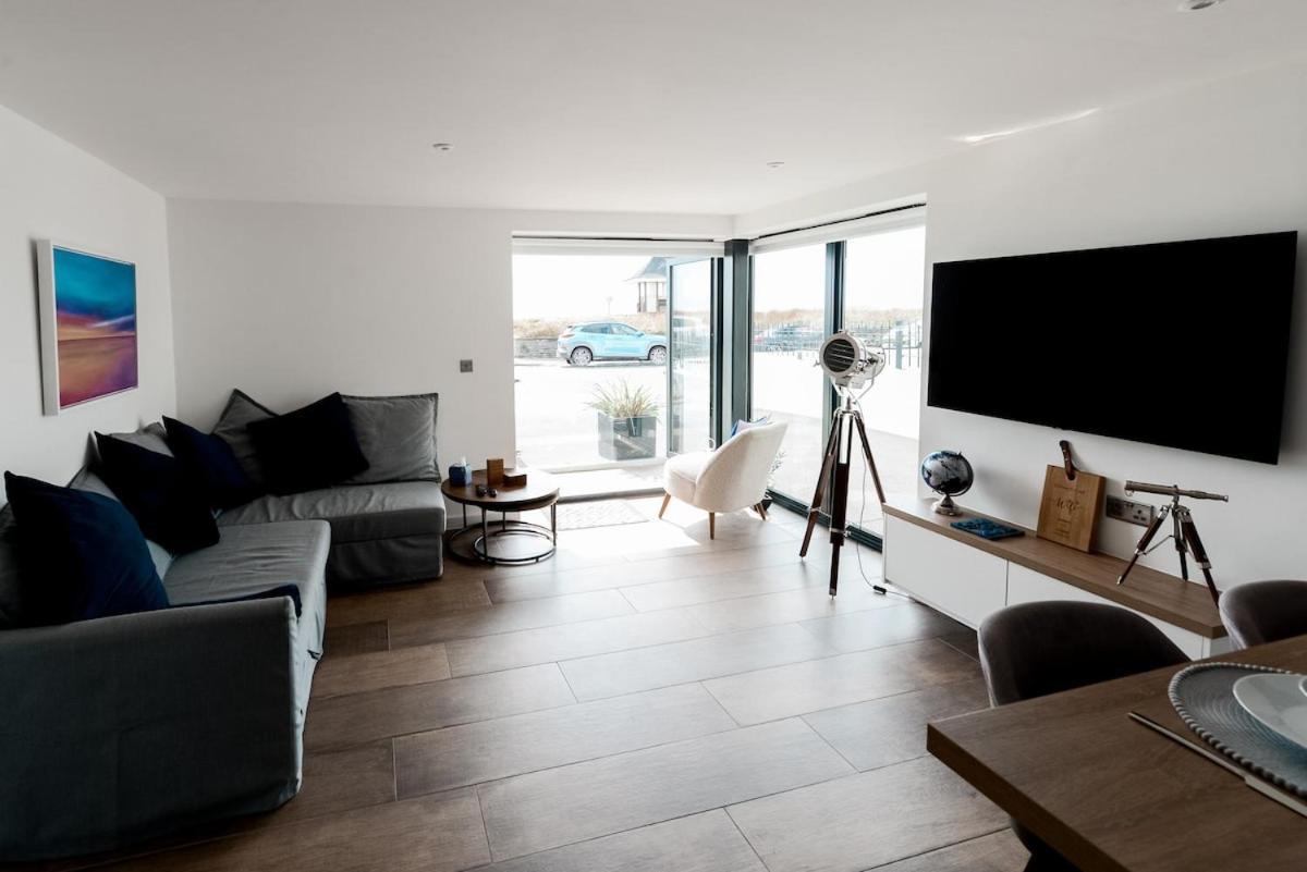 Apartment Brand New Beachfront Gf 2 Bed 6 Guests Bournemouth