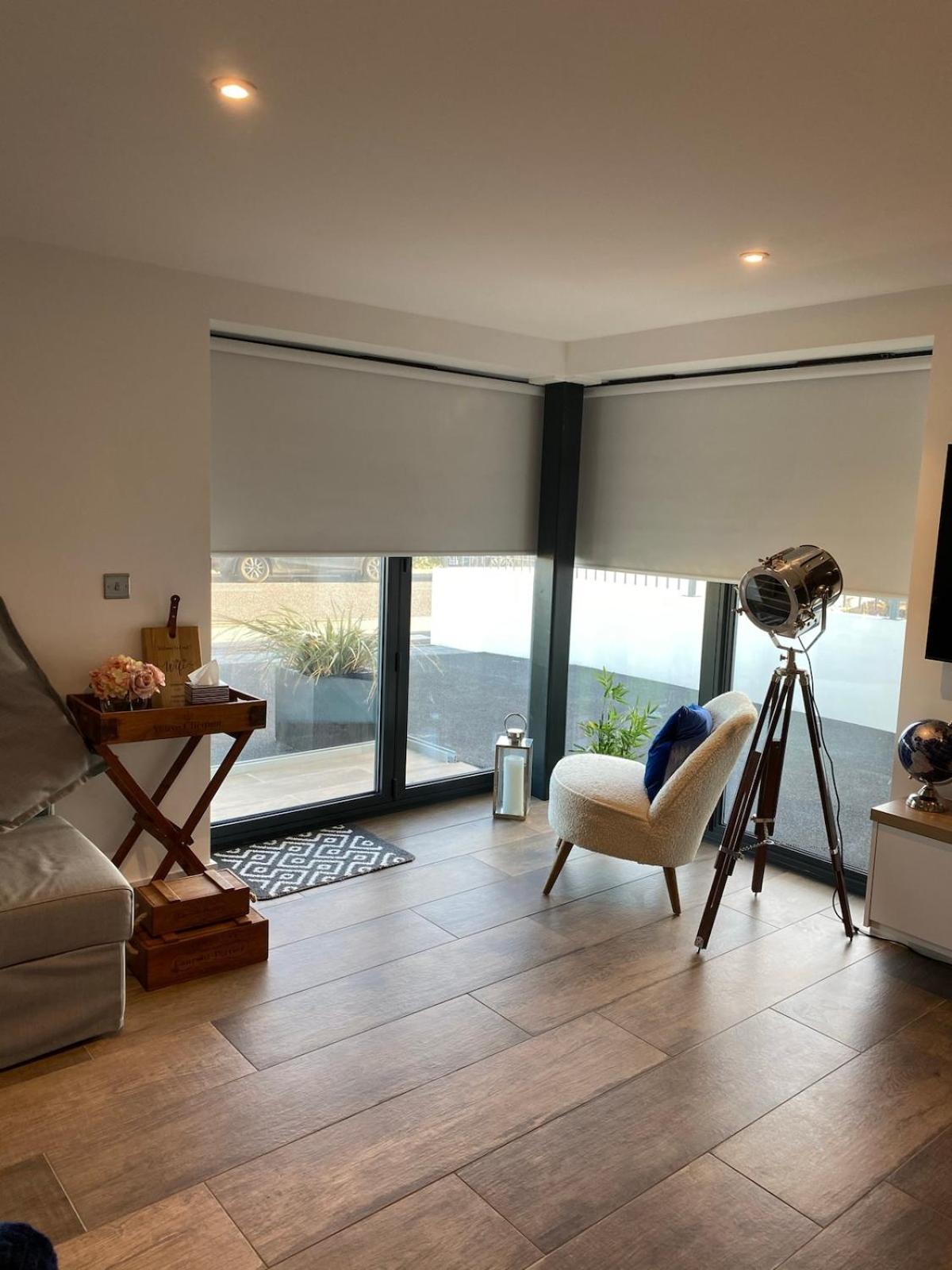 Brand New Beachfront Gf 2 Bed 6 Guests *