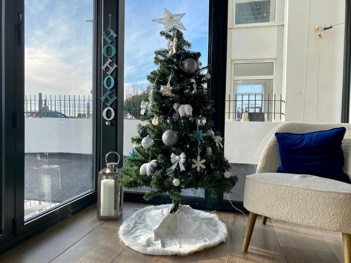 Brand New Beachfront Gf 2 Bed 6 Guests * Bournemouth