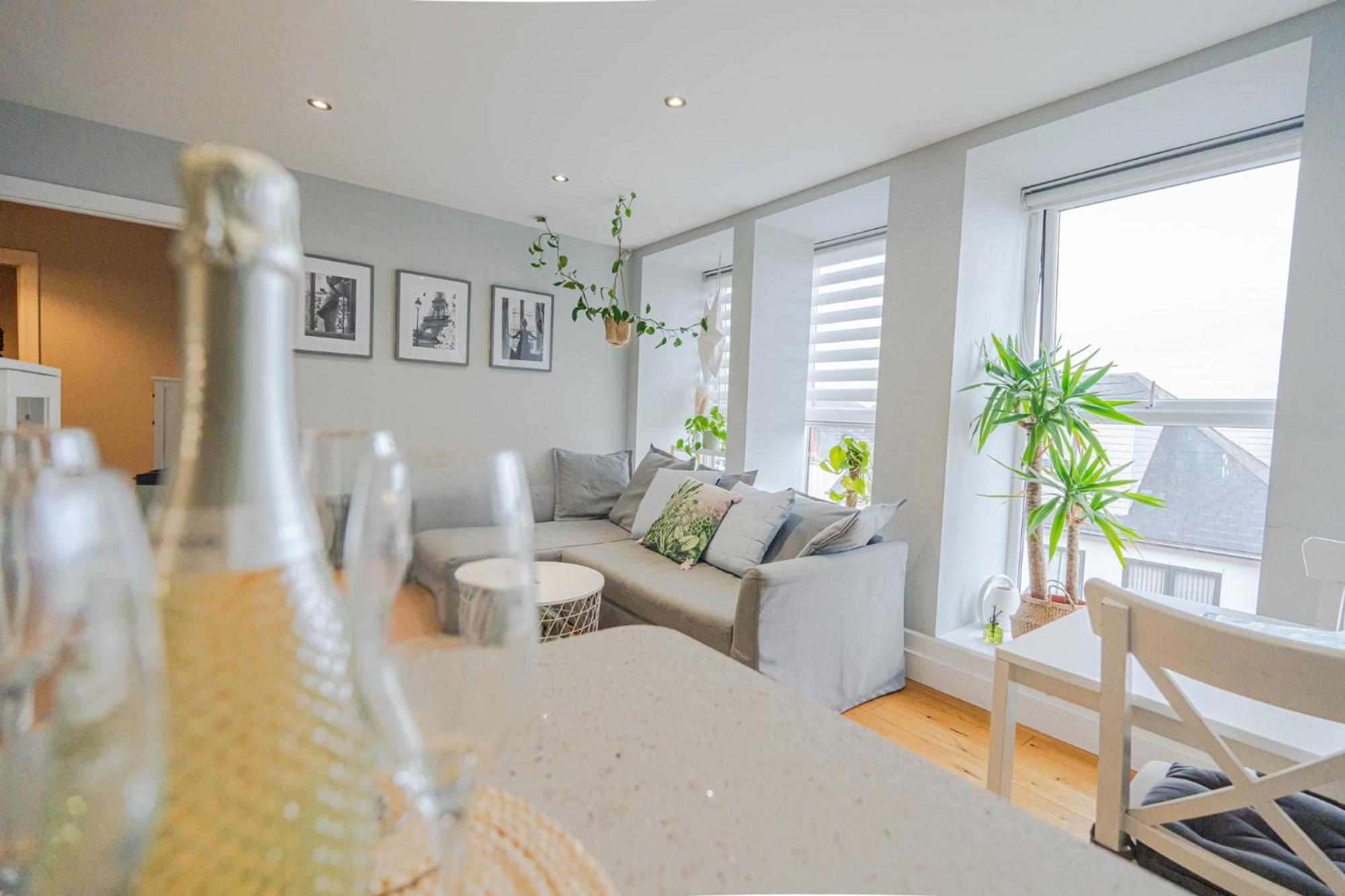Stunning Bright Two Bedroom In Southbourne *