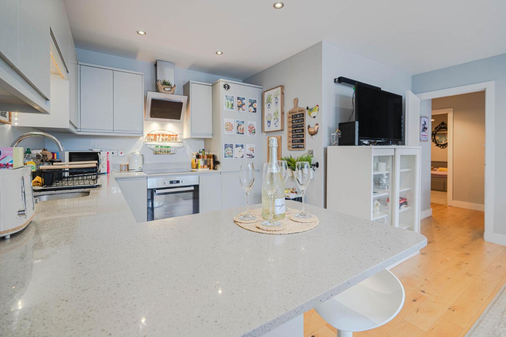 Stunning Bright Two Bedroom In Southbourne