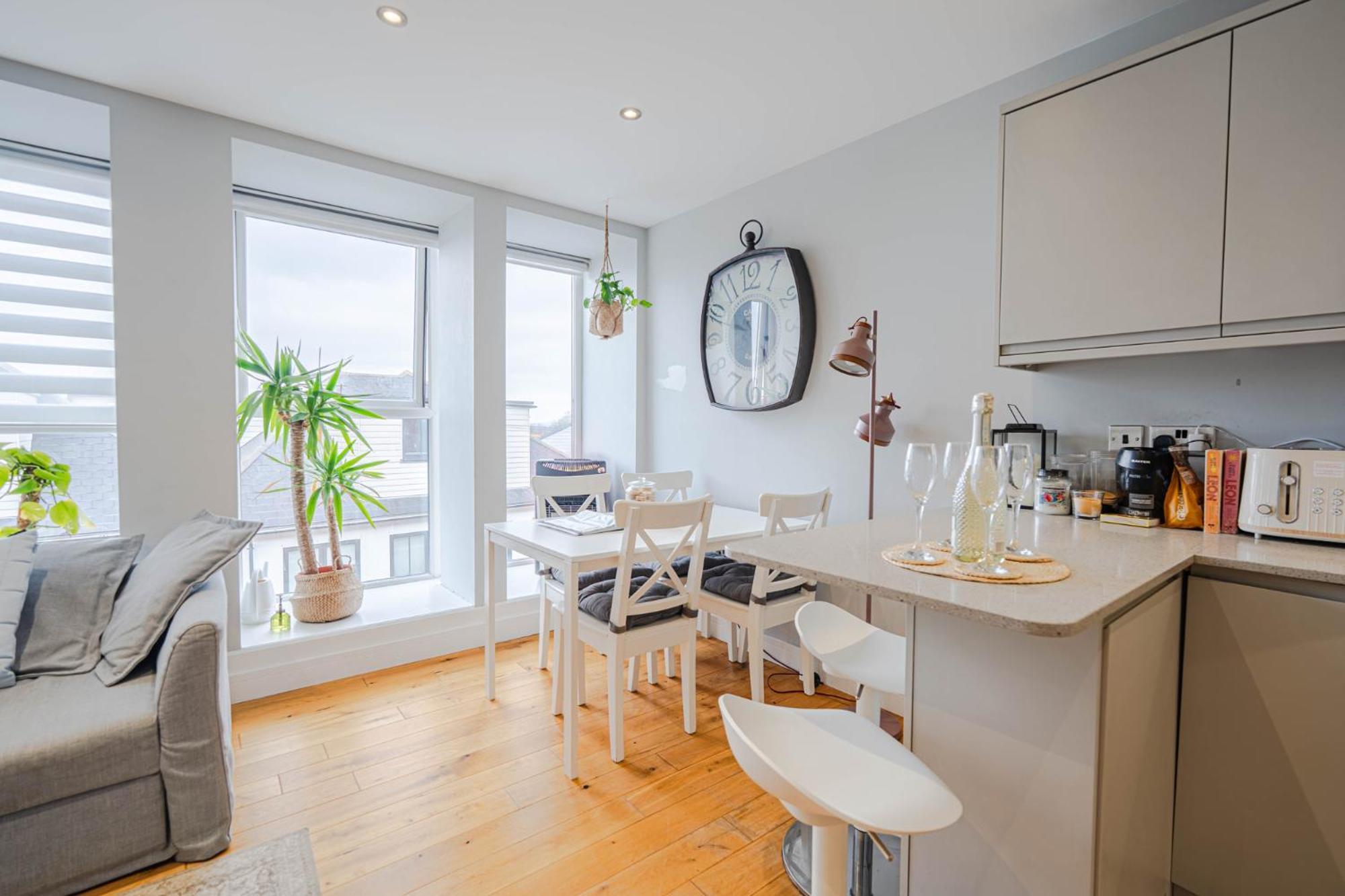 Stunning Bright Two Bedroom In Southbourne