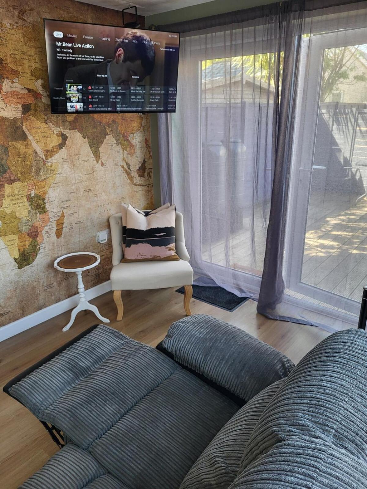 Modern One-bed Flat With Garden Apartment