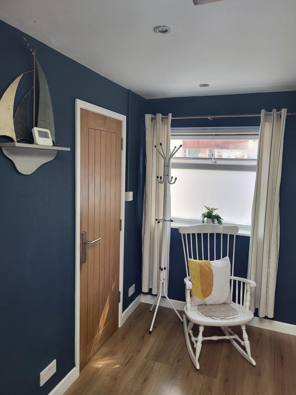 Modern One-bed Flat With Garden Bournemouth