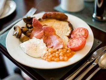 Bed & Breakfast The Living 4*