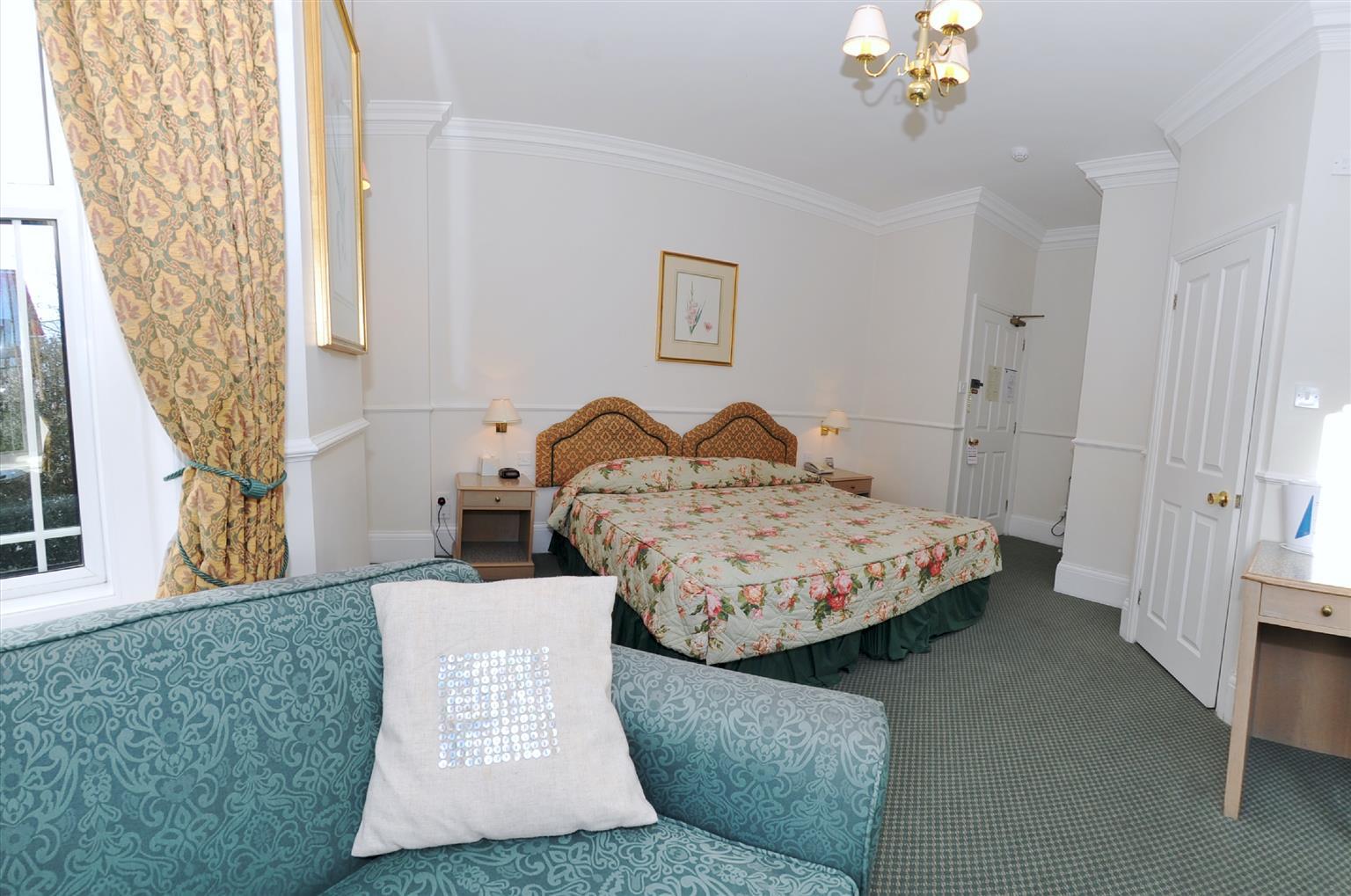Montague 3* Bournemouth