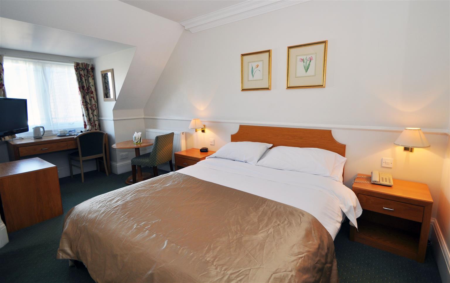 Montague Hotel 3*
