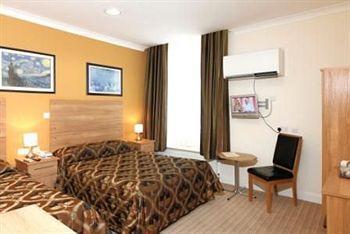 Russell Court 2* Bournemouth