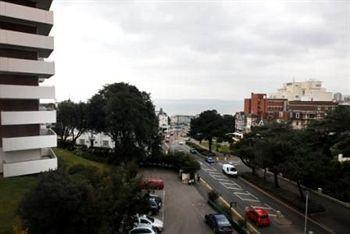 Russell Court Hotel 2*