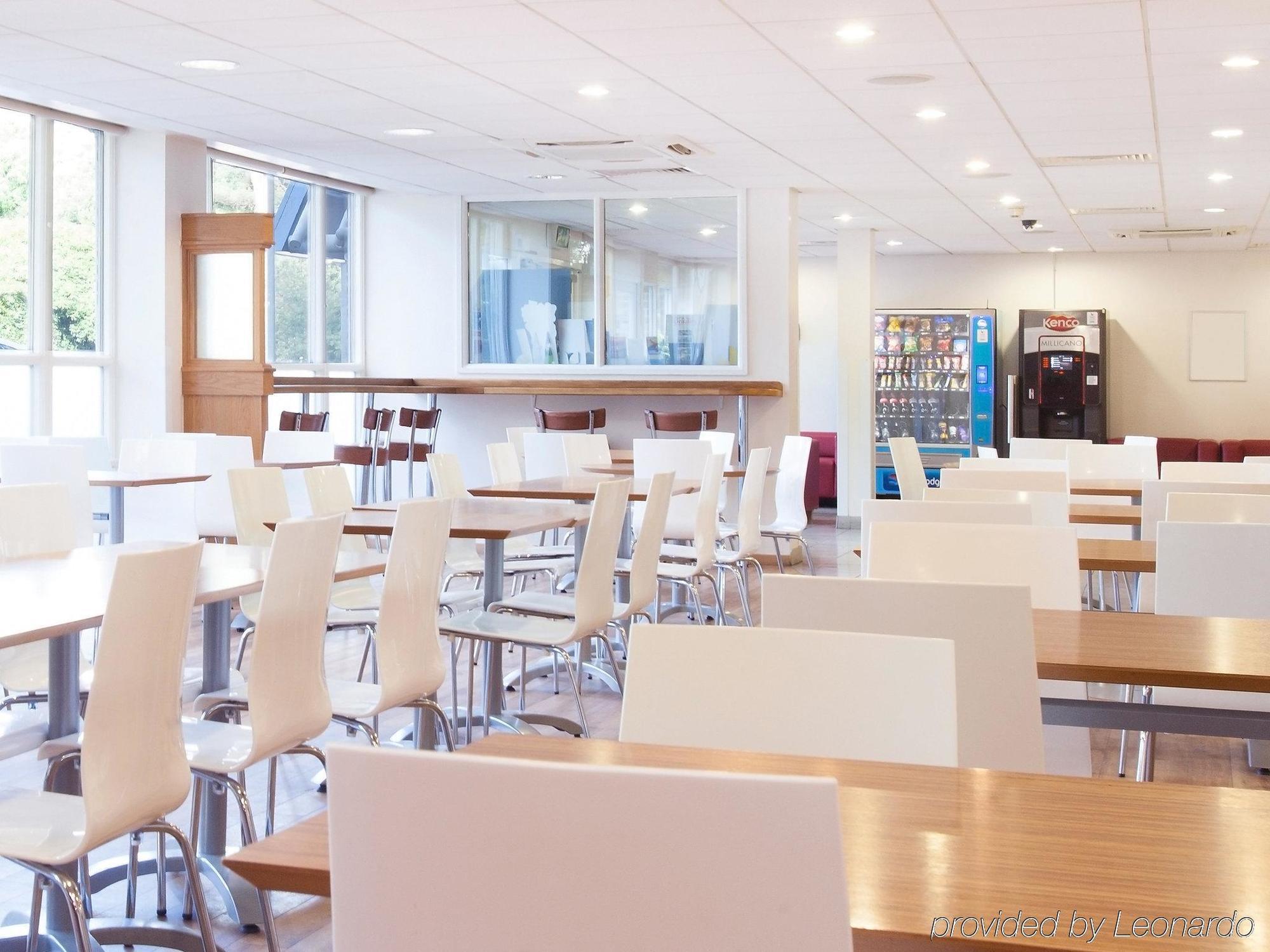 Travelodge Hotel 3*