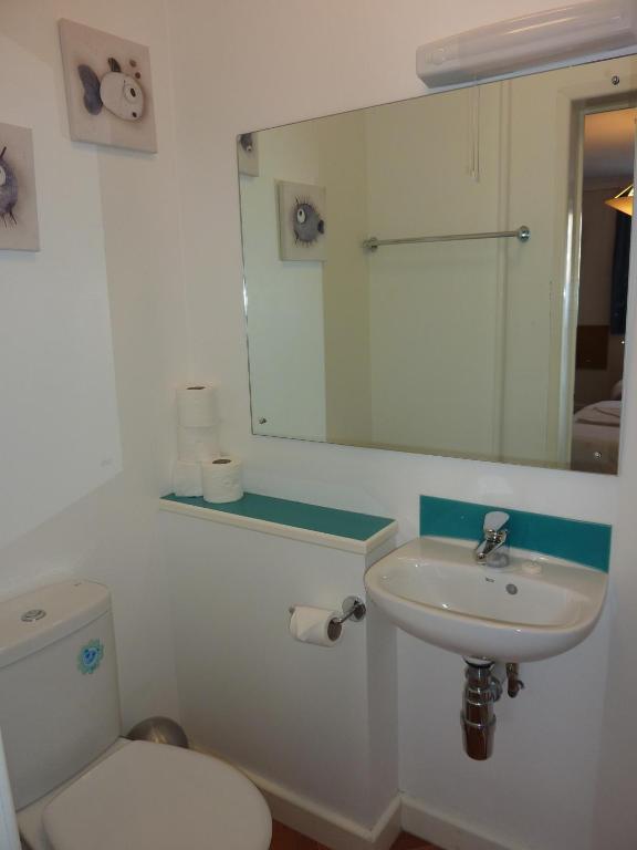 Carisbrooke Hotel