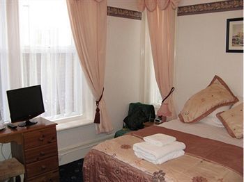 The Carlton 4*