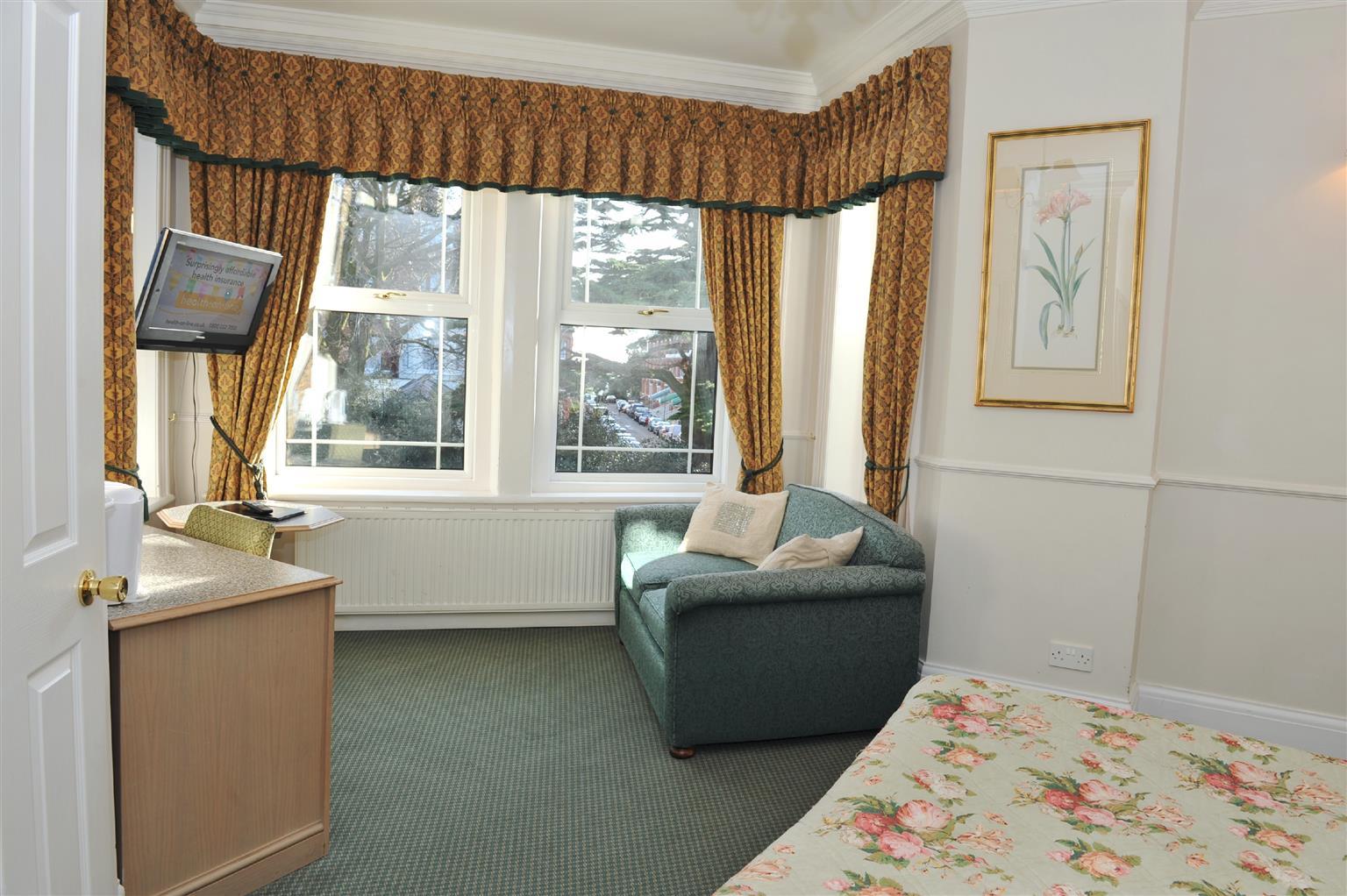 Montague 3* Bournemouth