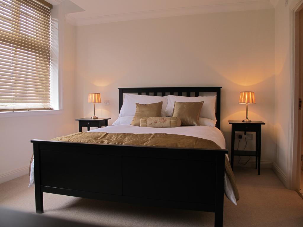Burlington Mansions Apartment