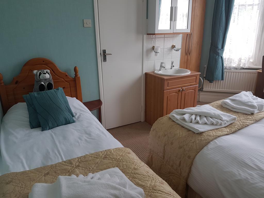 Guest house Sandbar House - Family And Couples Only Bournemouth