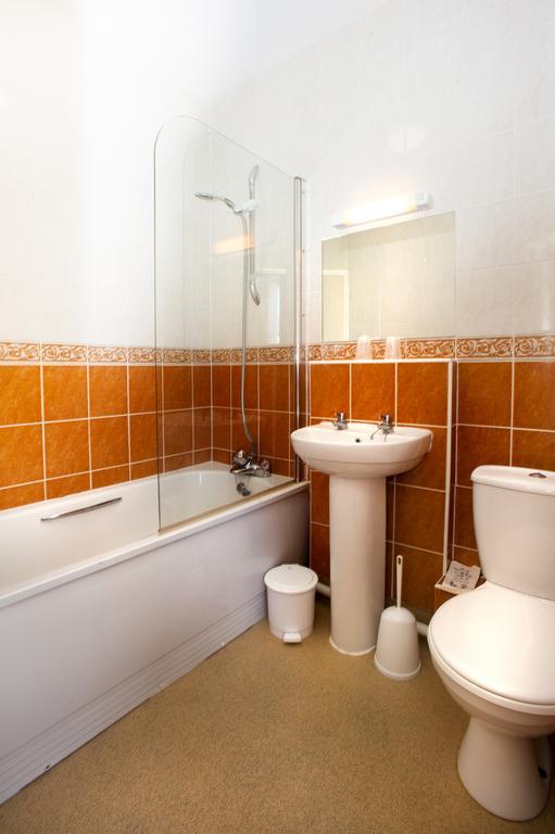 Devon Towers 3*
