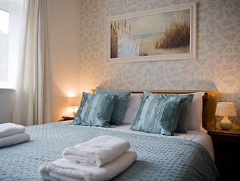 The Living 4* Bournemouth