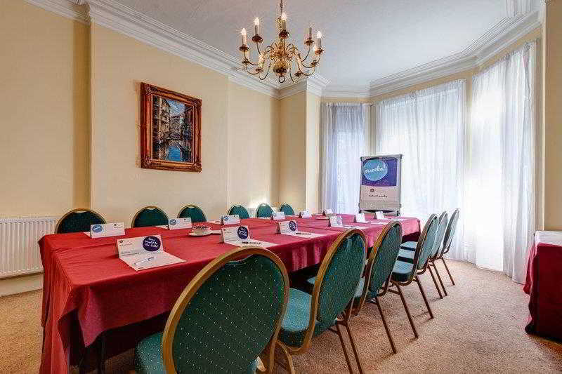 Connaught Hotel 4*