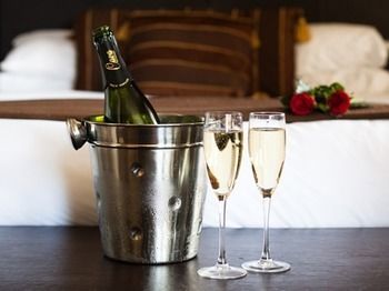 No5 Durley Road - Contemporary Serviced And 4*