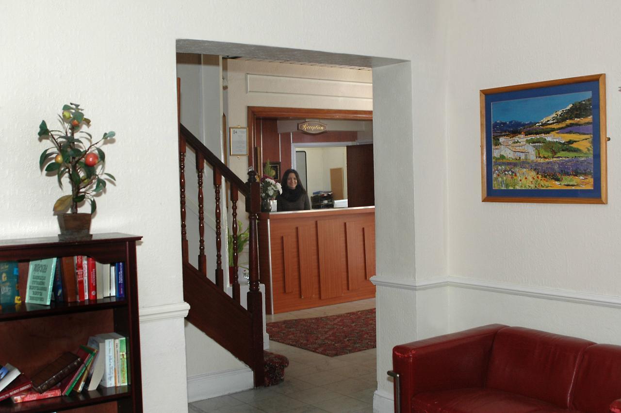 The Manchester Hotel 2*