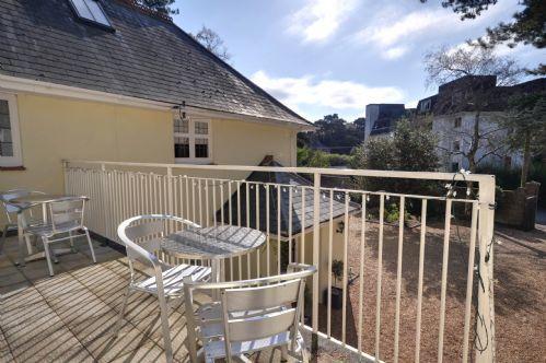 1 The Coach House