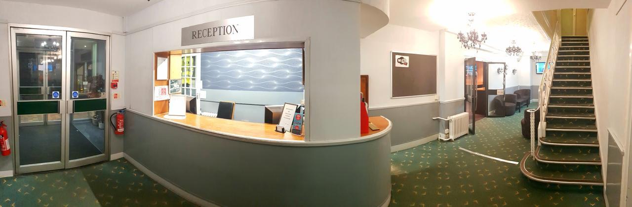 Russell Court Hotel 2*