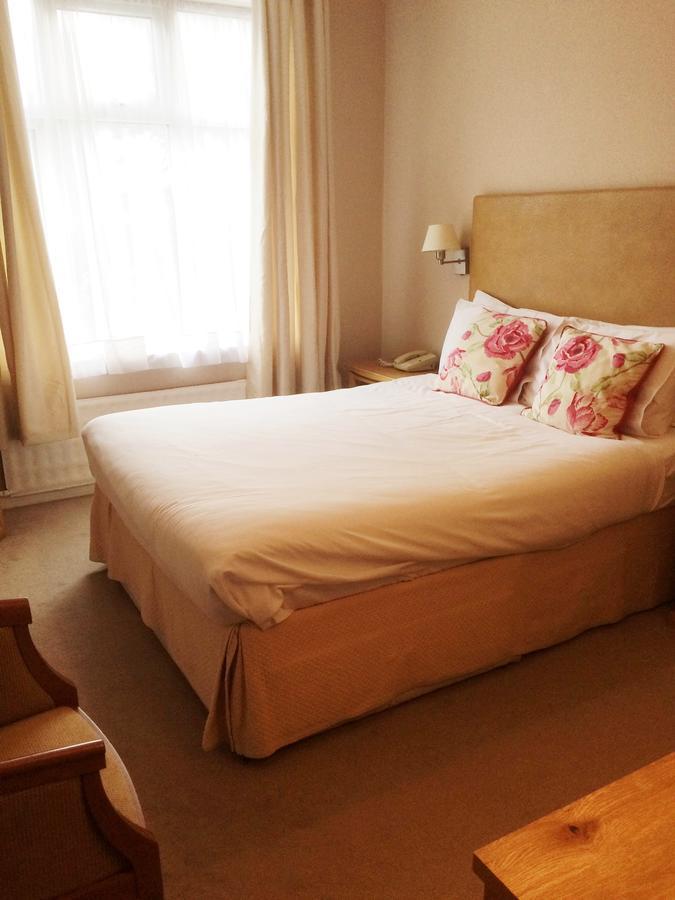 Hotel Hinton Firs