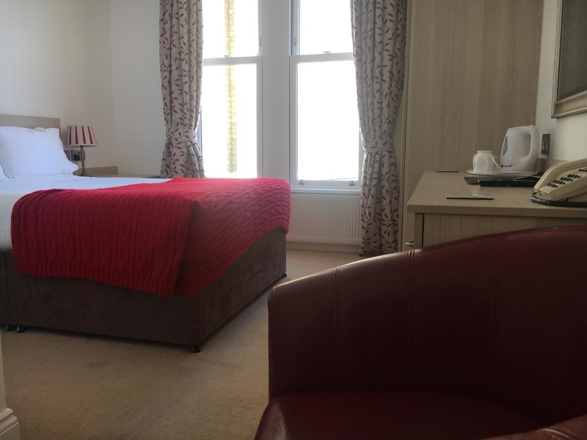 Balmoral Hotel 3*