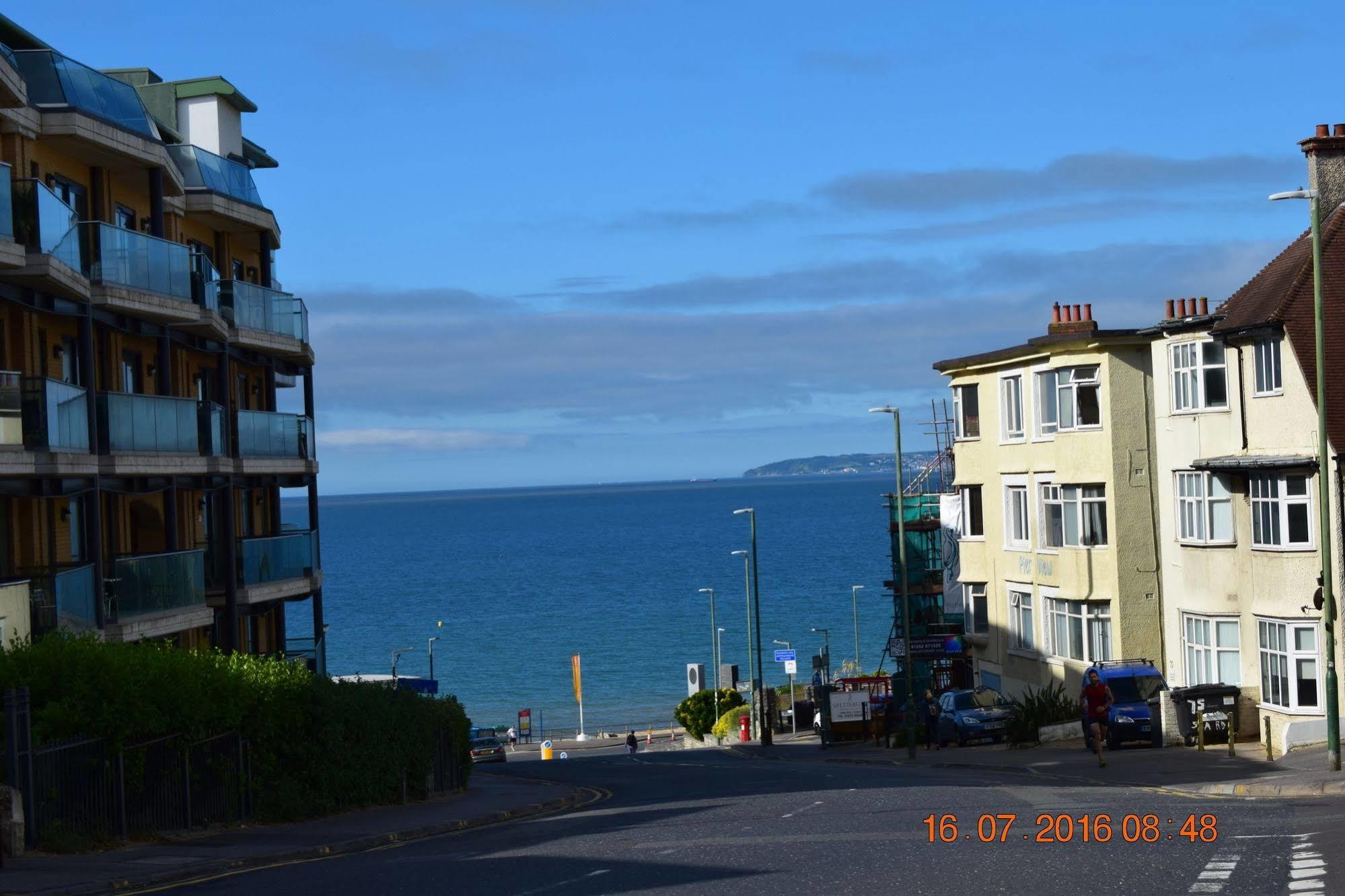 Guest house The Carlton