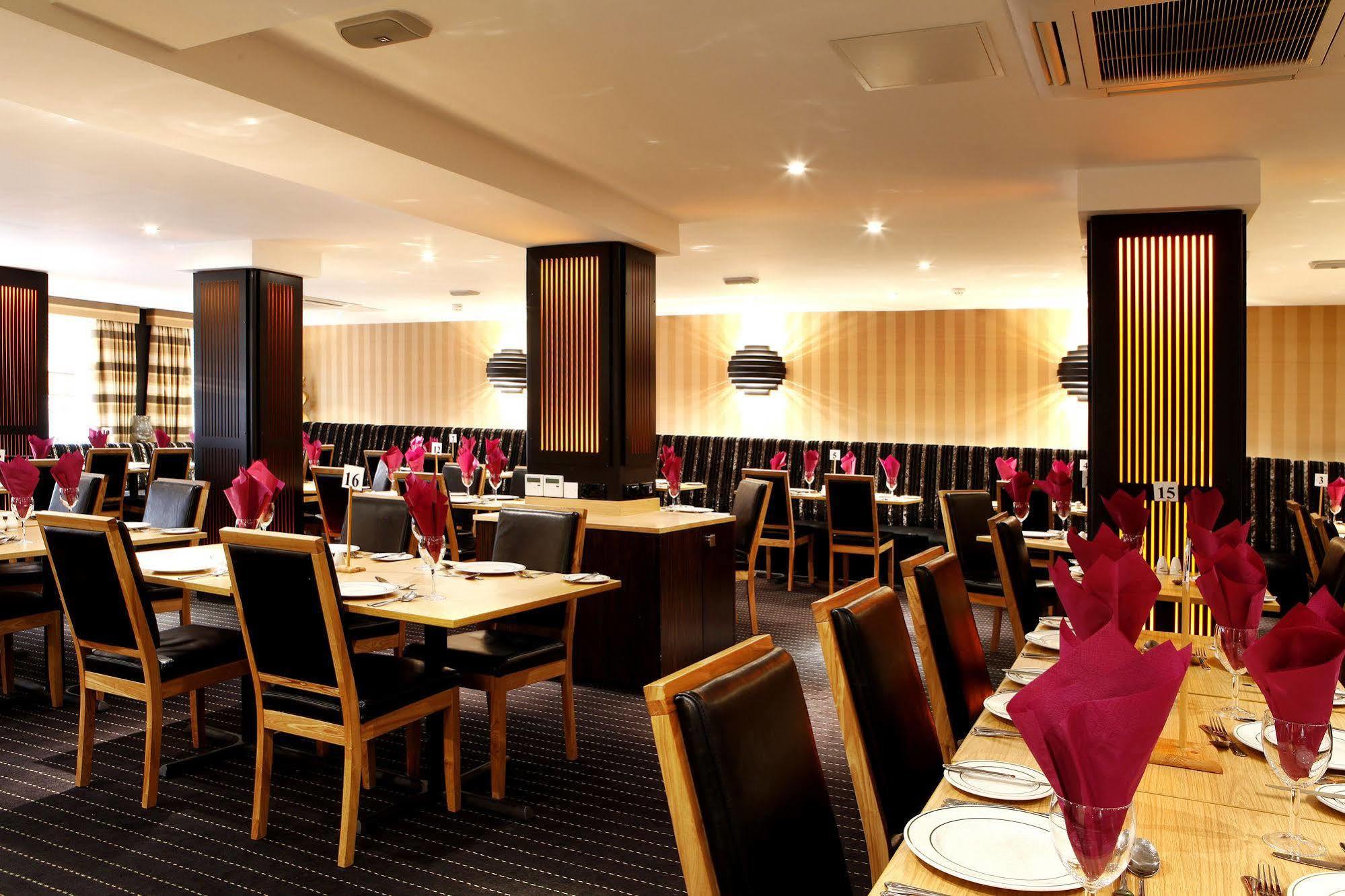 Russell Court Hotel 2*