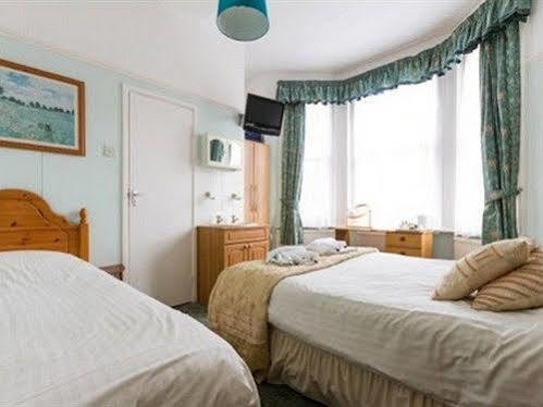 Guest house Sandbar House - Family And Couples Only