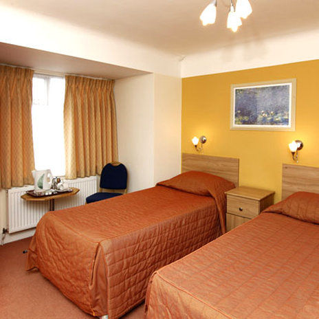Russell Court Hotel 2*