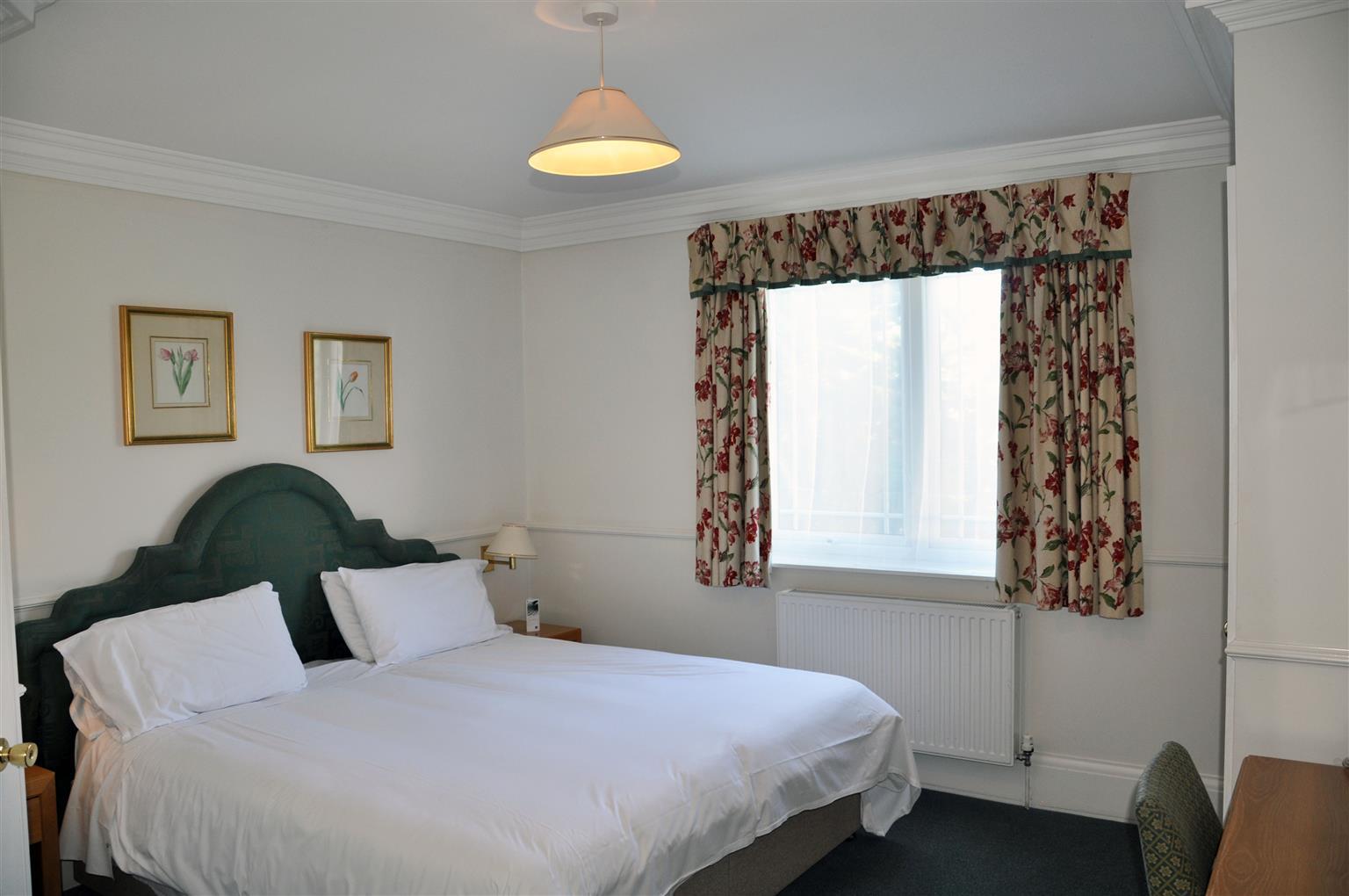 Montague Hotel 3*