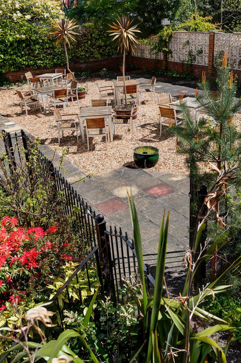 Montague Hotel