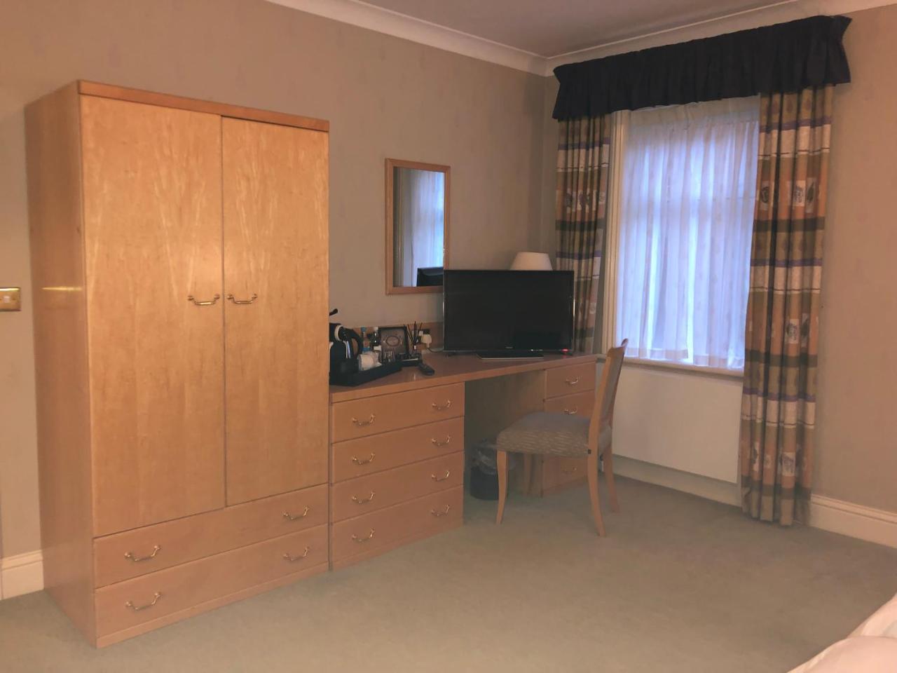 Hotel Cliff House 4*