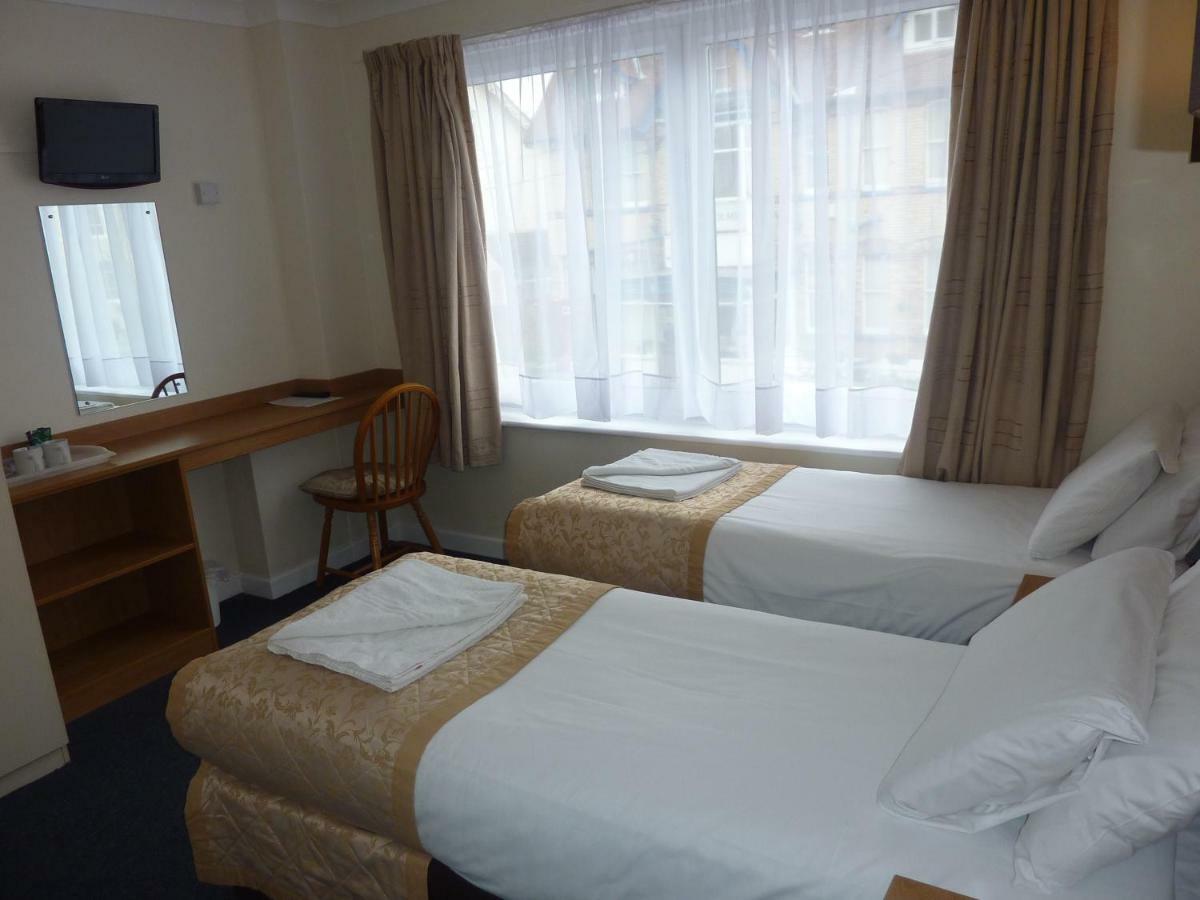 Hotel Carisbrooke 3*