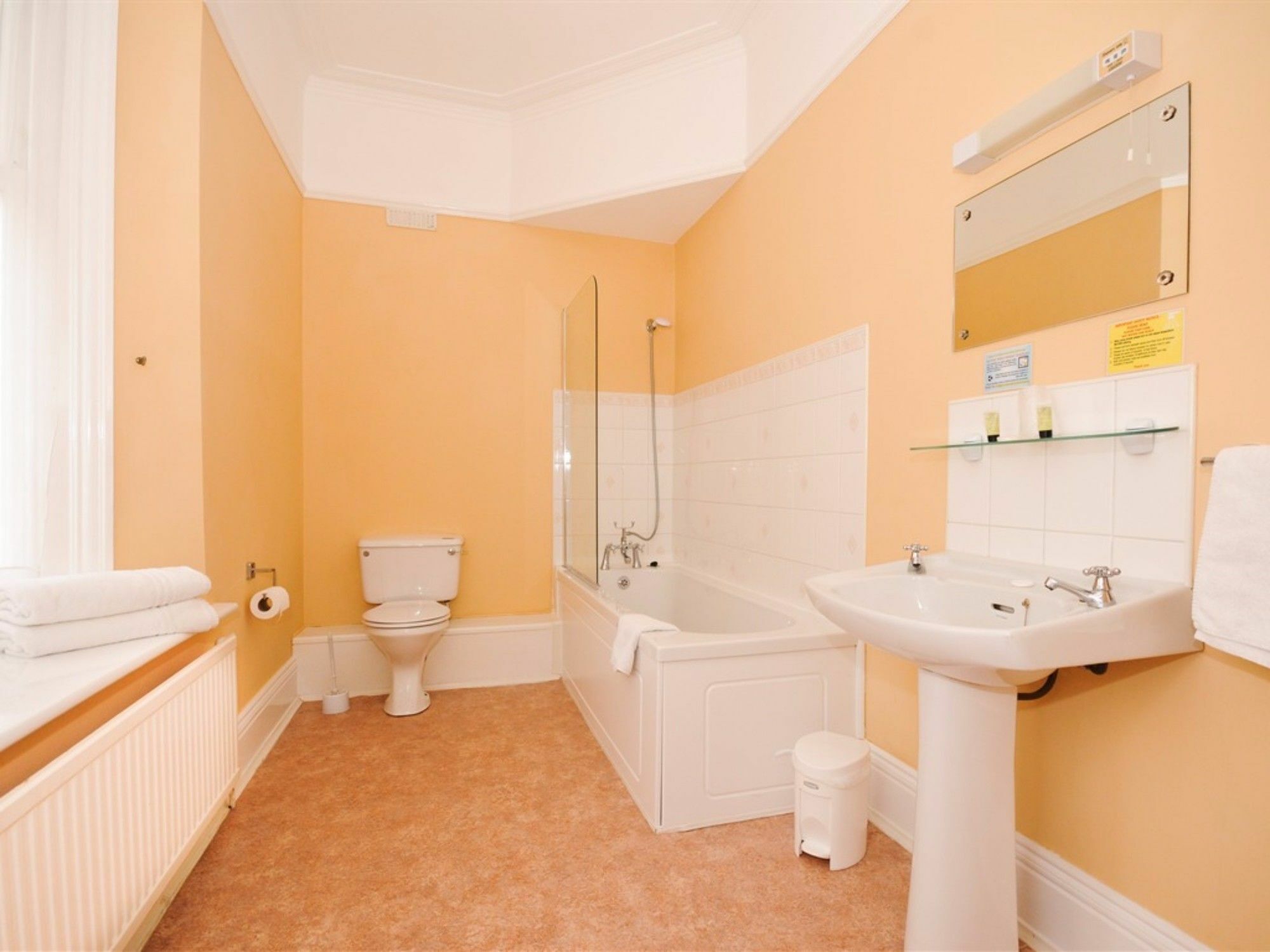 Denewood Guest house 3*