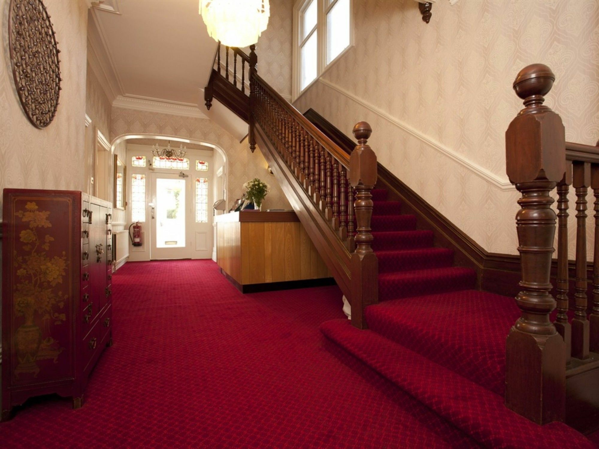 Denewood Guest house 3*
