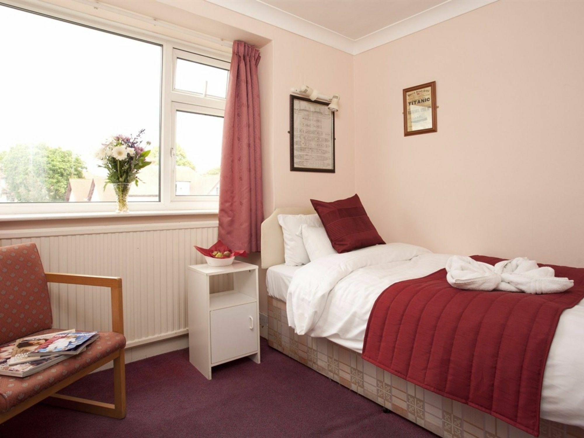 Denewood Guest house Bournemouth