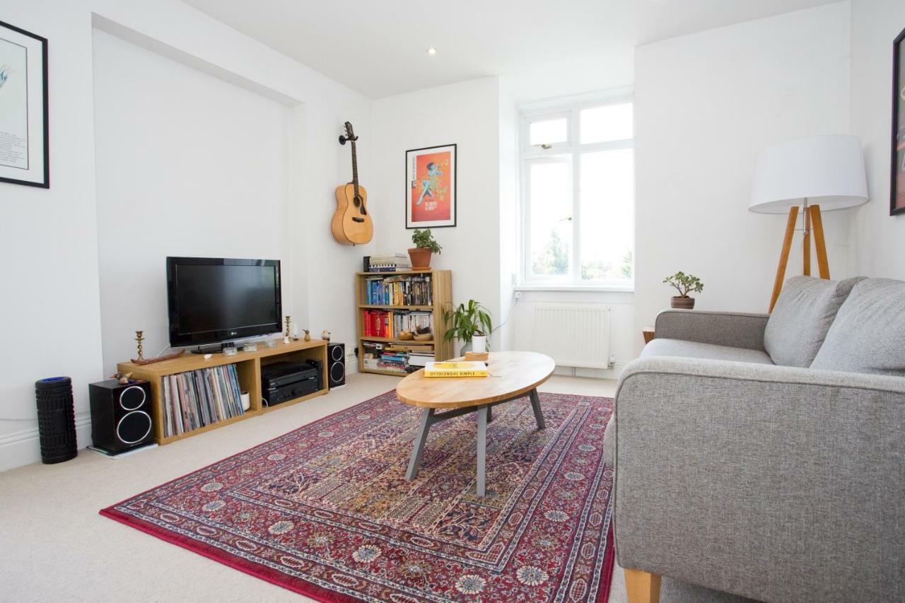 Bright 2 Bedroom - Great Location - Free Parking * Bournemouth