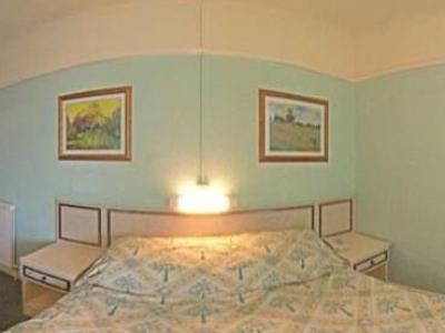 Russell Court Hotel 2*