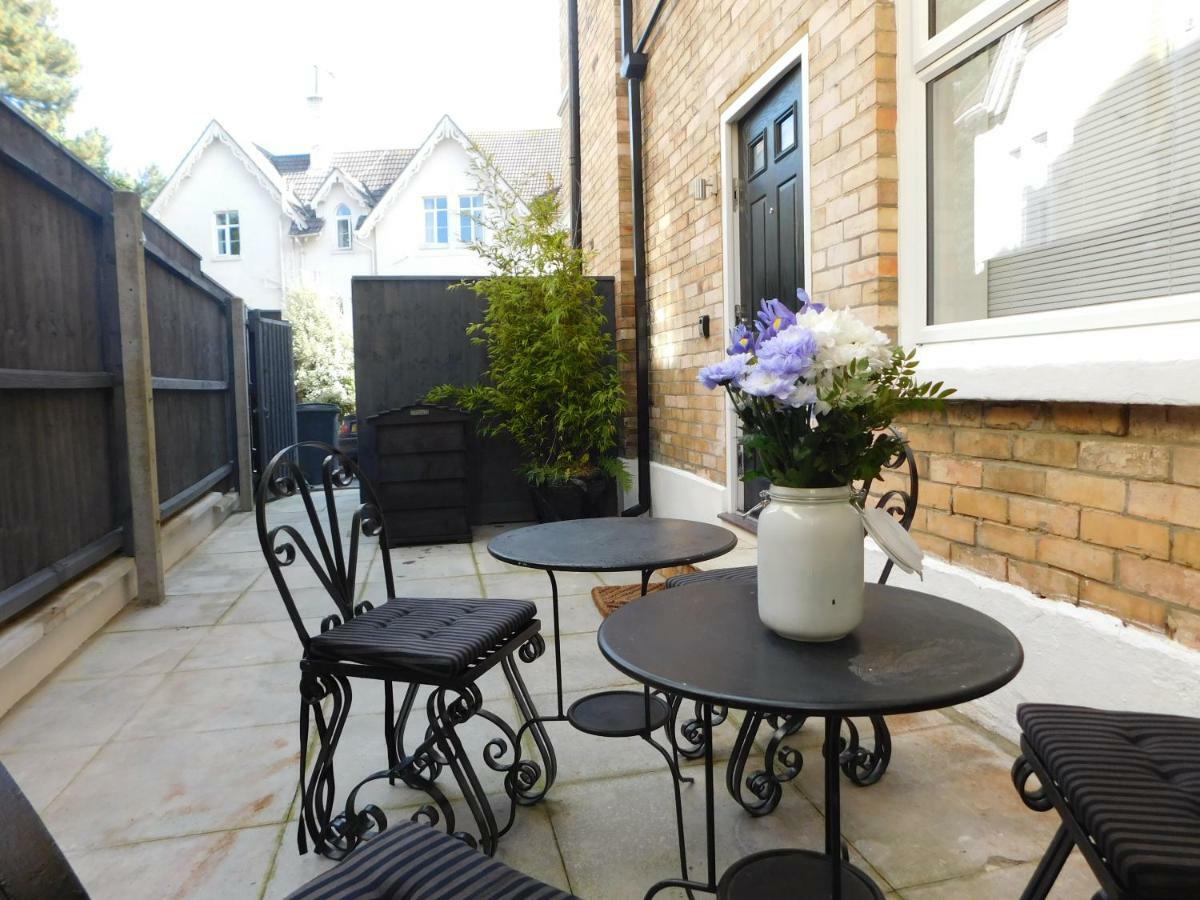 Victorian Retreat With Patio And Parking * Bournemouth